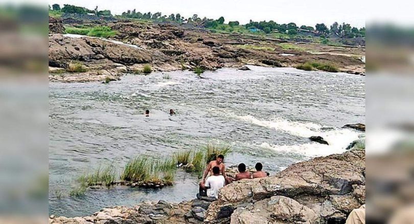 Two students sank on the river but