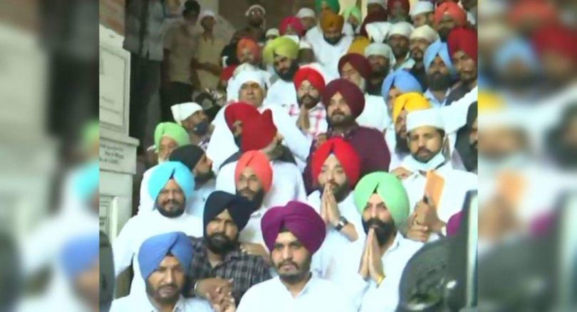 Head of Punjab Congress Navjot Singh Sidhu visited the Golden Temple in Amritsar
