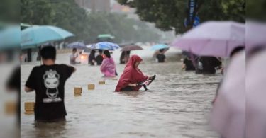 The deadly flood sweeps 'City iPhone', 12 dead