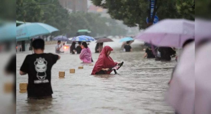 The deadly flood sweeps 'City iPhone', 12 dead