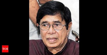 Cong leader asks about health fernandes