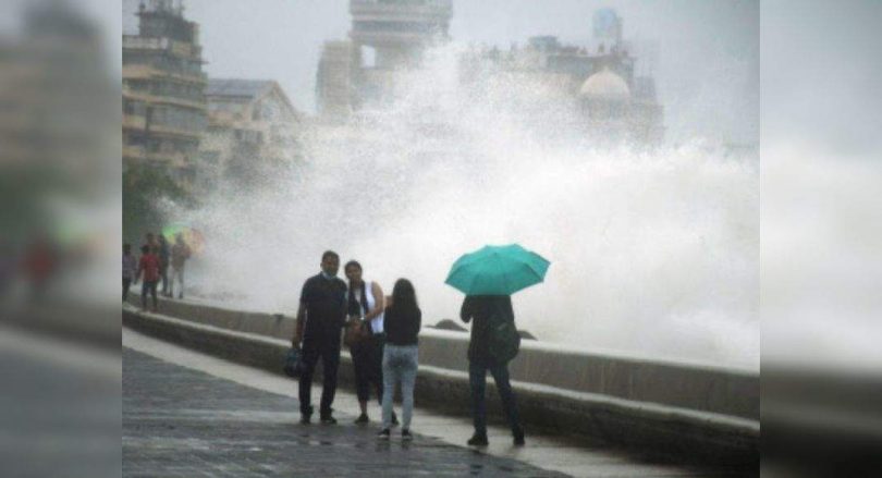Tide Tide Hits Mumbai's Marine Drive in the Middle of Rainfall