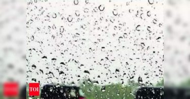 Jewar: After rain, cracked at home, the streets were washed in the airport rehabilitation colony