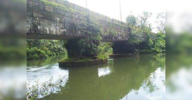 Goa: Local people are worried like a canal for quepem leaking at three points