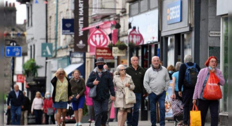 England reported 39,906 new Covid cases and 84 deaths on Thursday