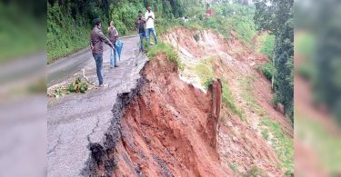 Karnataka: Two leaders of farmers die in an accident; Cave-in at NH-75 when Rain Panchers Malnad