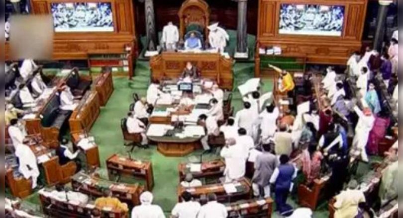 Lok Sabha was delayed the day in the middle of the invaded opposition
