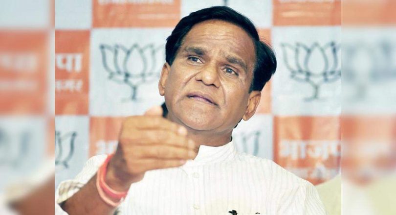 Thane: Raosaheb Danve convinced to see misery, demands for train passengers