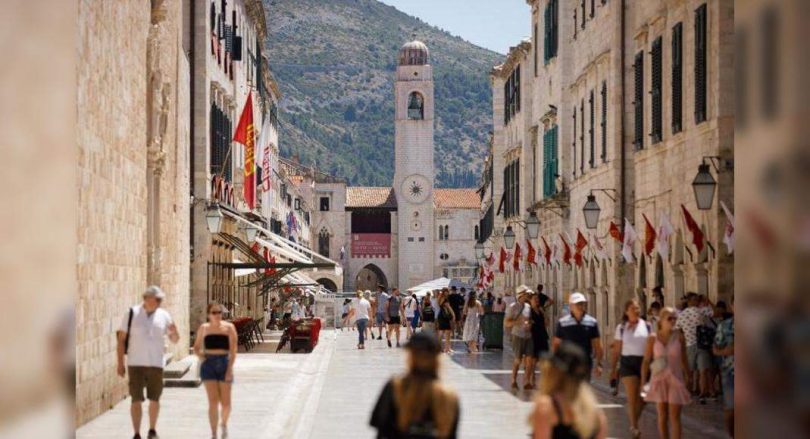 Croatia tightens control on the Adriatic beach to keep the tourist season