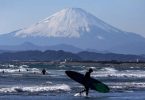 'Pure': Japanese pedestrian back to Mount Fuji