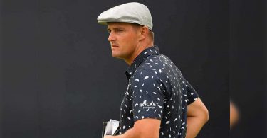 Positive Dechambeau test for Covid-19 before departure for Tokyo