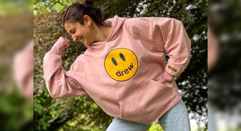 Pics: Anushka gets filmy in London Park