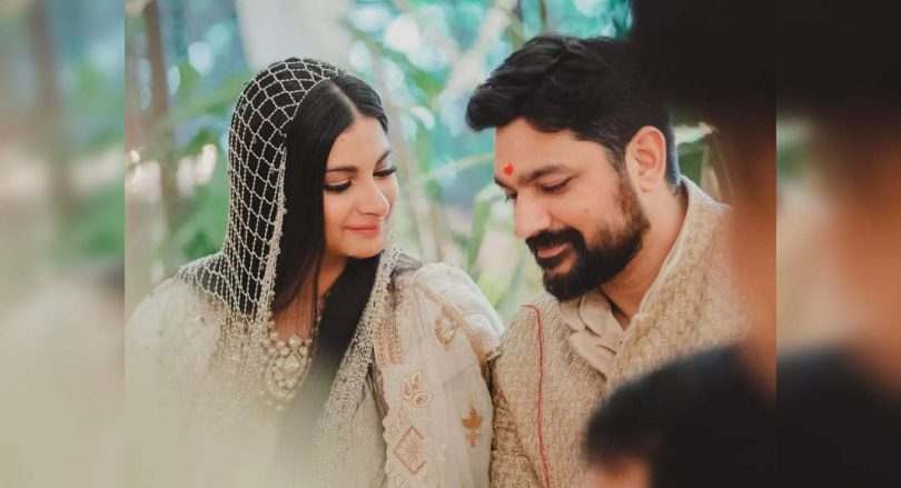 How Rheea-Karan announces their marriage