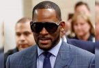 Accuser testifies R. Kelly abuses it sexually