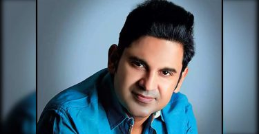 Manoj Lyricist compares with Mughals to Dacoits