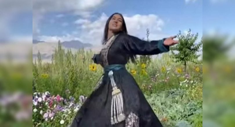 Sara Ali Khan Twirls on Ladakh-Watch