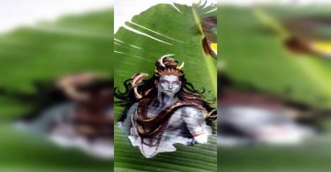 AU students change banana leaves to the canvas in Prayagraj