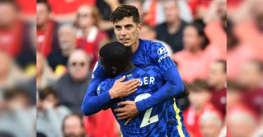 Ten Chelsea players hold on to the point at Liverpool
