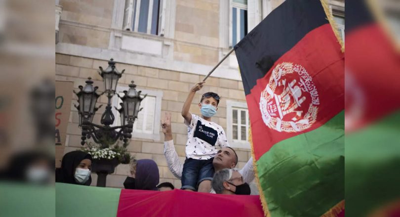 Educator calls the Taliban not to replace the system