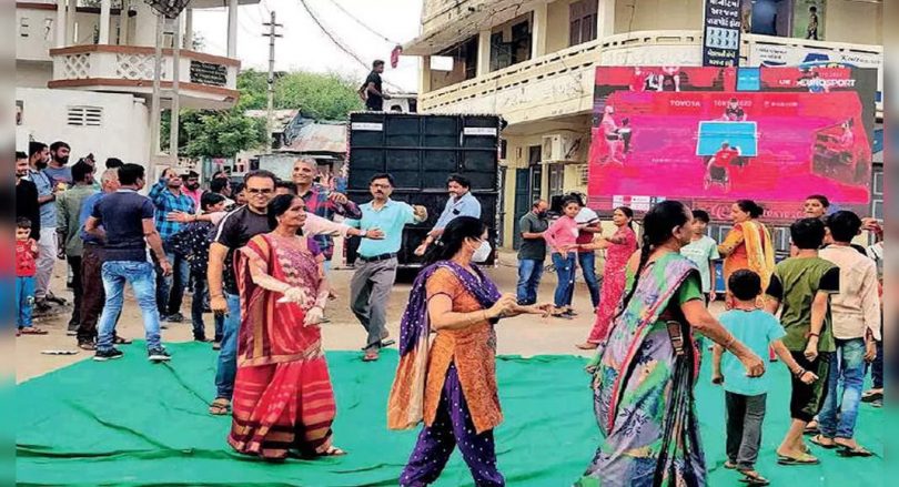 Gujarat Swirls for the success of Divya Bhavina Patel