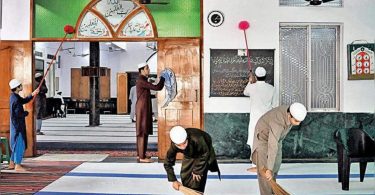 Youth, students take the coat to win the tag 'the cleanest mosque'