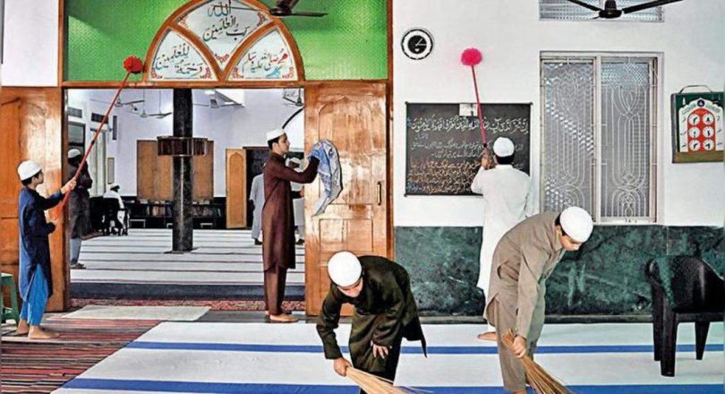 Youth, students take the coat to win the tag 'the cleanest mosque'