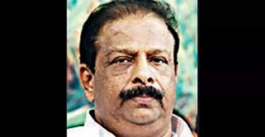 Rift Widely Open in Congress, AICC Backs Kerala Leadership