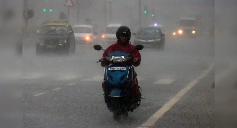 Medium rain until intense now in Mumbai