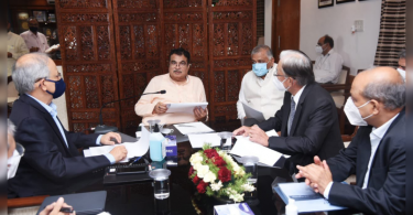 Gadkari BATS for 6 airbags in the car as mandatory