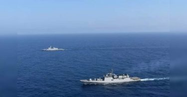 Indian navies and Algeria do girl exercises