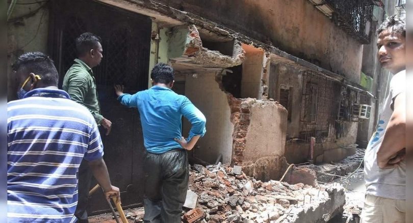 Thane: 10 structures are destroyed in a day