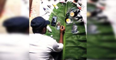 AU students change banana leaves to the canvas