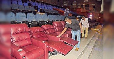 Double dose certificate must enter the mall in the twin city