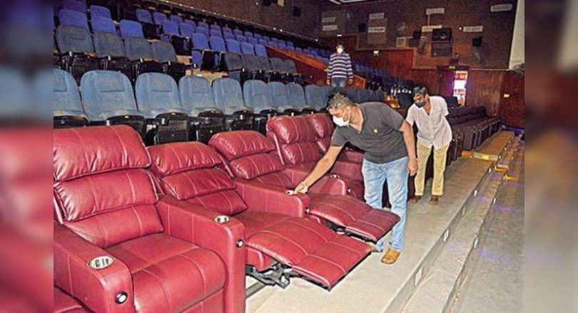 Double dose certificate must enter the mall in the twin city