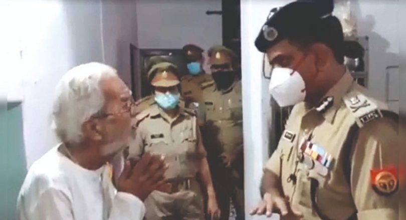 Kanpur Police Chief Asim Kumar Arun came to save the elderly pair who was harassed by the son