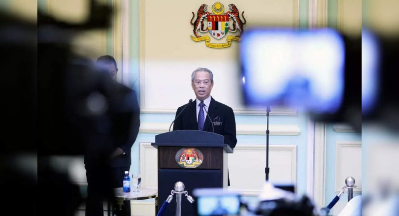 Malaysian PM refused to resign, delaying a month