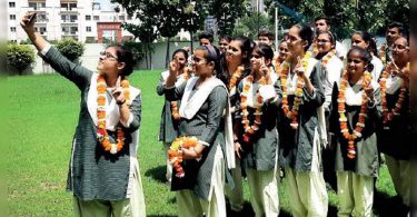 The best lko distance under prayagraj region in a percentage of pass