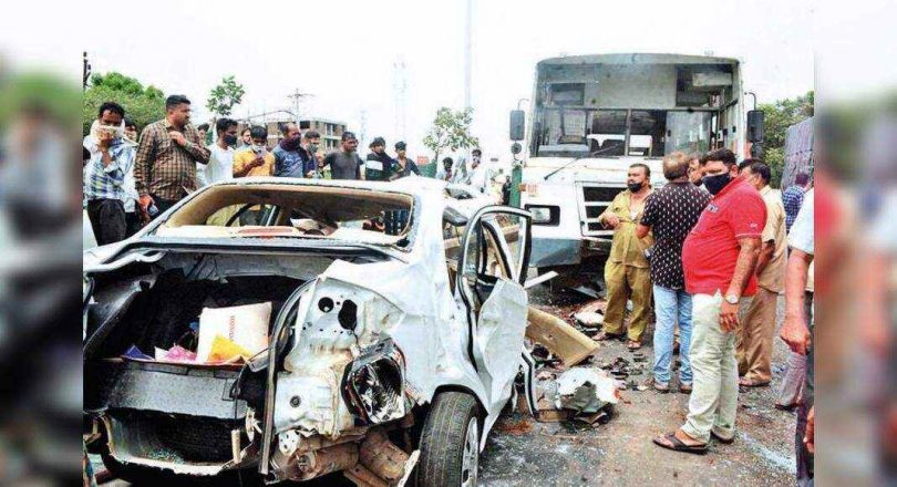 Four homeopathic students died after their car hit the bus