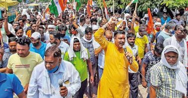 Don't let in the e-rick zone, CNG automatic protest drivers