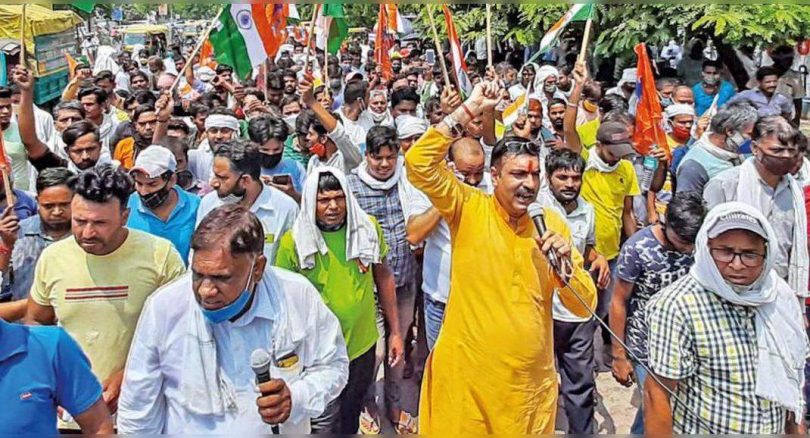 Don't let in the e-rick zone, CNG automatic protest drivers