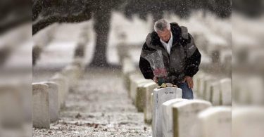 The first American father was killed: Afghanistan end 'embarrassing'