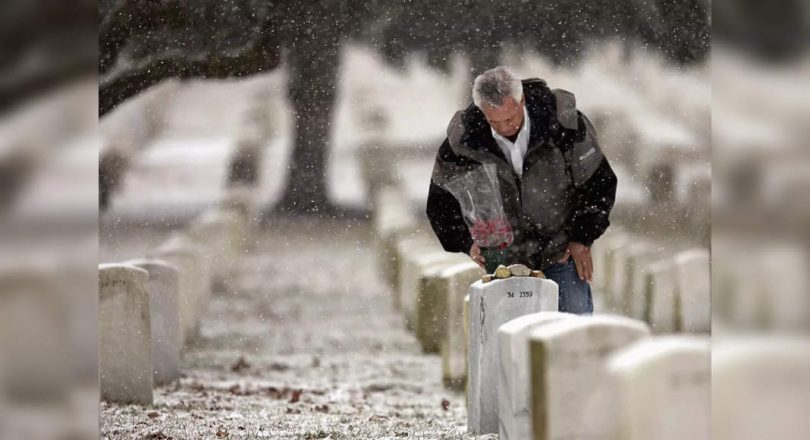 The first American father was killed: Afghanistan end 'embarrassing'