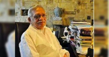 The University of Allahabad to negotiate D.Litt to stop Gulzar's poet at his meeting