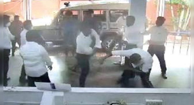Chennai: 10 lawyers clashed at the Kotturpuram police station