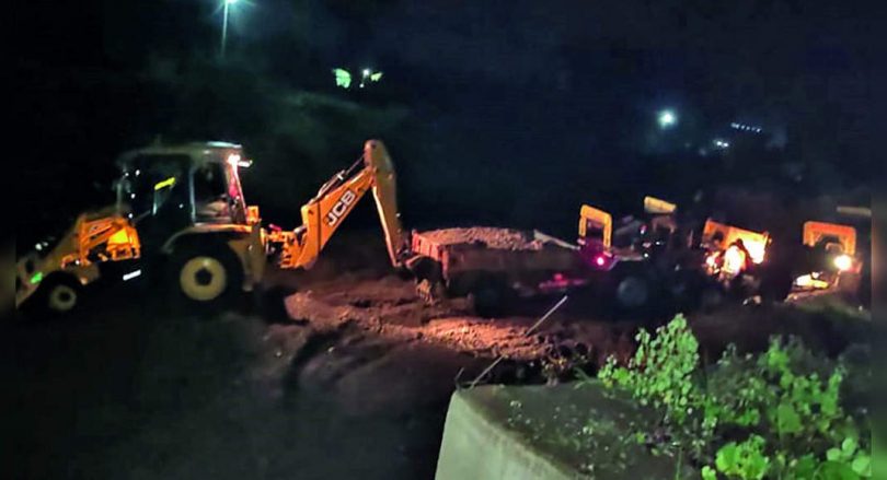 Bellagavi: villagers crack down illegal sand mining