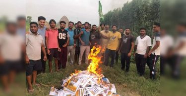 Farmers burn empty grain bags featuring pictures of BJP leaders in Ambala villages