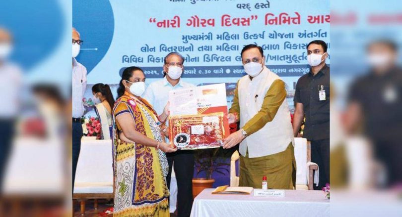 10 lakh women to benefit from flower free loans: cm