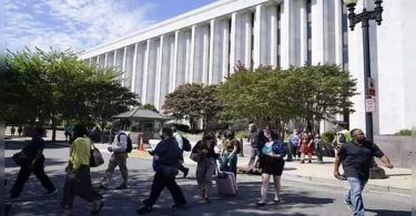 The police arrested humans claiming to have a bomb near US Capitol