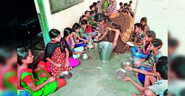 The Center will credit the cost of cooking up to 44 lakh chasms eating midday