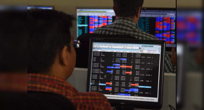 Sensex fell almost 500 points in the opening of trade amid weak global cues